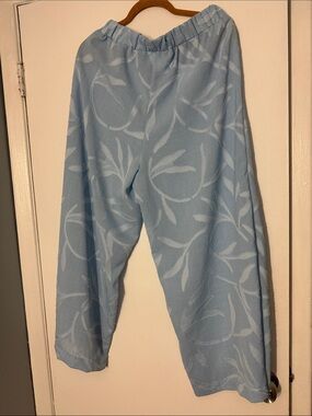 Relaxed Light Blue Leaf-Print Casual Pants